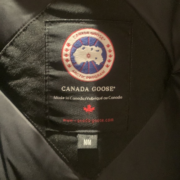 Mens Black Canada Goose Winter Parka (Removable fur) - Picture 9 of 11